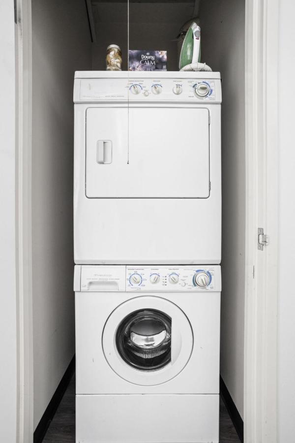 2Br 2Ba In The Block Apartment By Cozysuites インディアナポリス エクステリア 写真